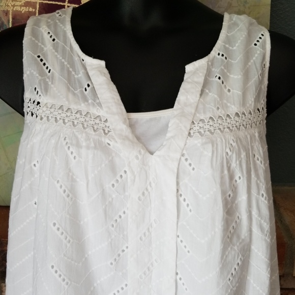 Sonoma Tops - Sonoma 1X white top with attached adjustable cami